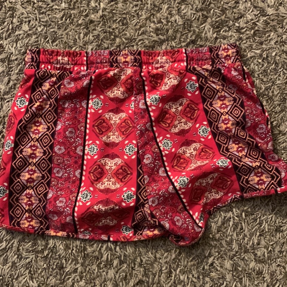Shorts - Picture 2 of 3
